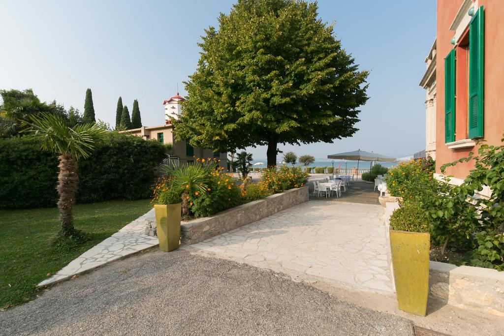 Villa Pioppi Hotel Sirmione Exterior photo