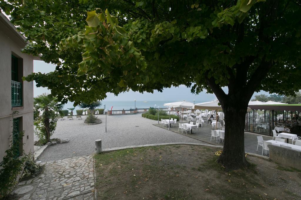 Villa Pioppi Hotel Sirmione Exterior photo