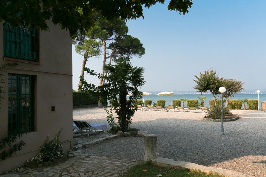 Villa Pioppi Hotel Sirmione Exterior photo